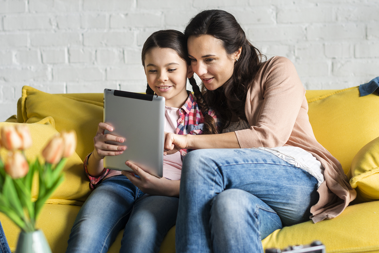 Family using a tablet